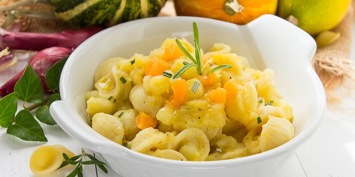 Orecchiette alla zucca e limone con polvere di caffè 